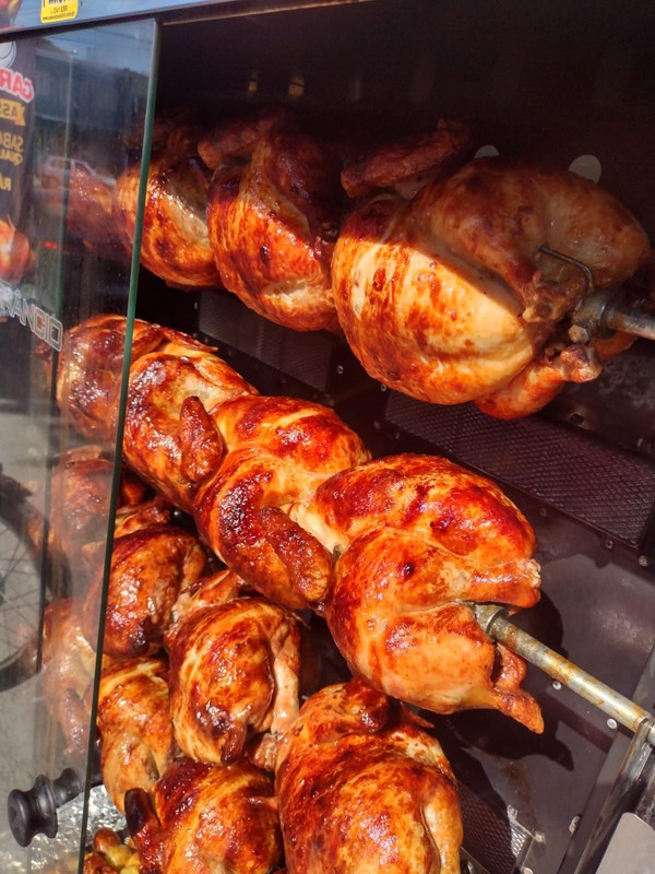 Frango Assado - Com o delicioso tempero original da Casa